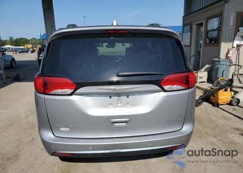 2018 Chrysler Pacifica Limited z USA, uszkodzony, nr VIN 2C4RC1GG6JR103633